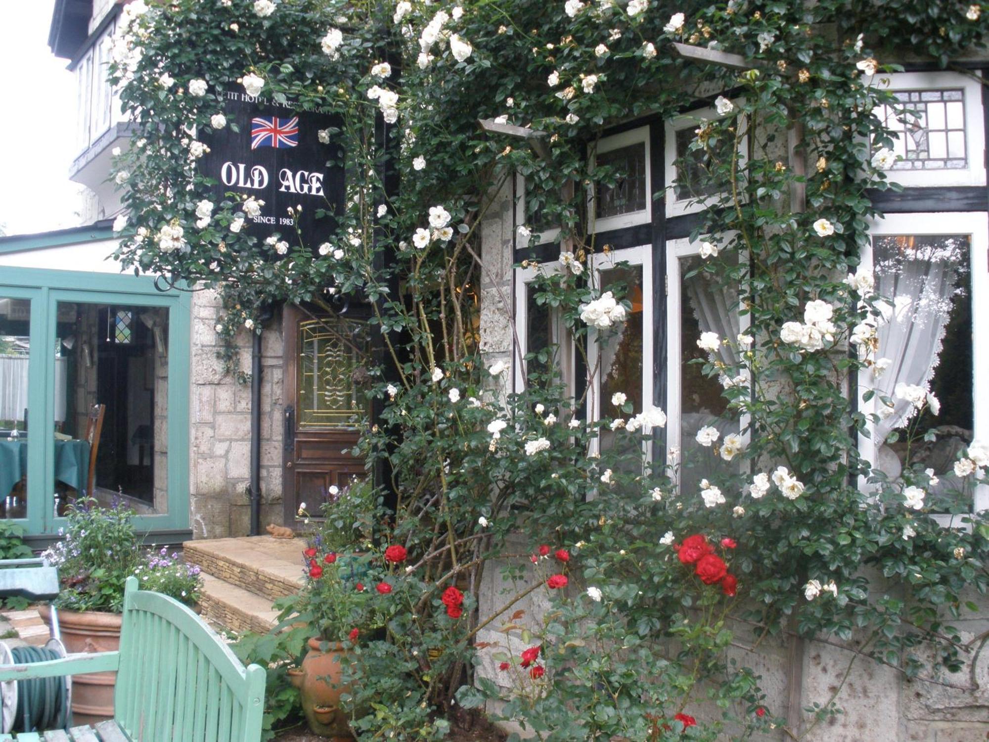 Petit Hotel & Restaurant Old Age Hokuto  Exterior photo